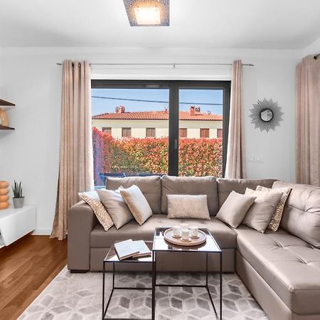 Luxury New Apartment With Private Garden Near The Beach! Poreč Buitenkant foto