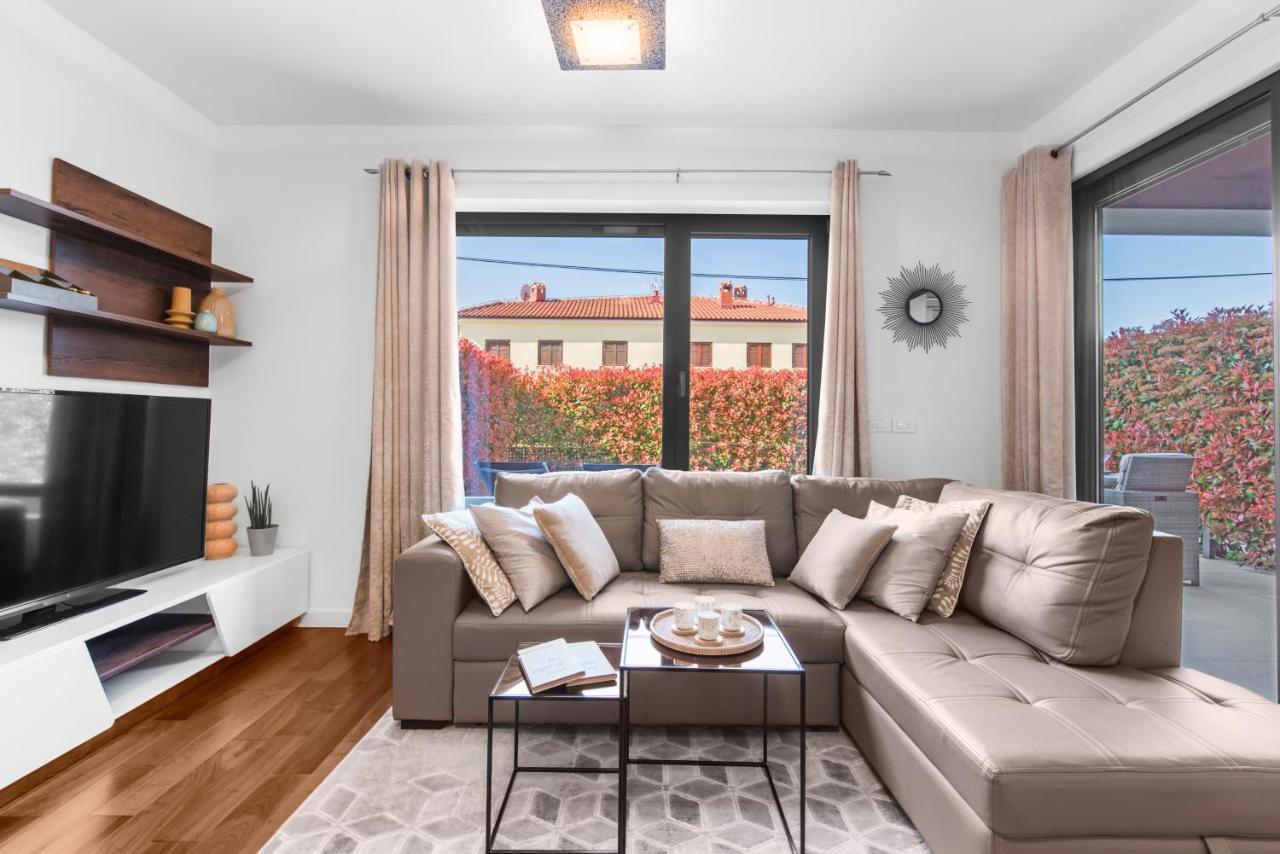 Luxury New Apartment With Private Garden Near The Beach! Poreč Buitenkant foto