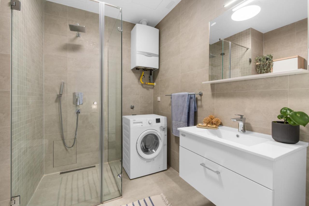 Luxury New Apartment With Private Garden Near The Beach! Poreč Buitenkant foto