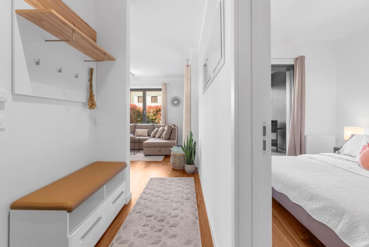 Luxury New Apartment With Private Garden Near The Beach! Poreč Buitenkant foto