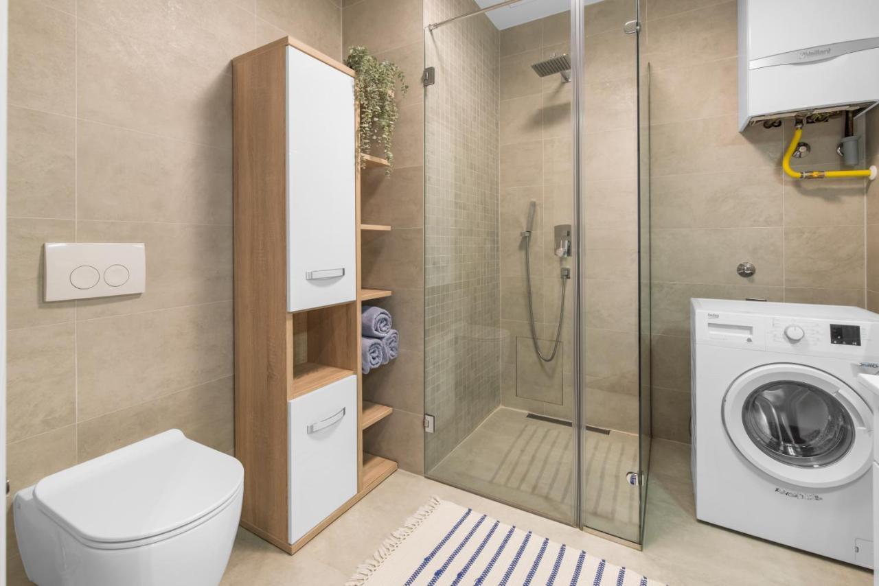 Luxury New Apartment With Private Garden Near The Beach! Poreč Buitenkant foto