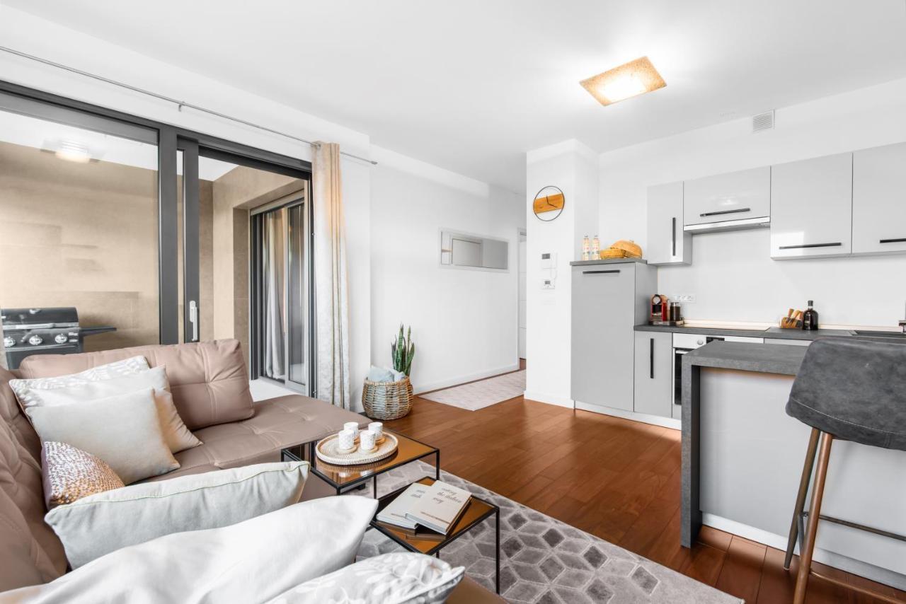Luxury New Apartment With Private Garden Near The Beach! Poreč Buitenkant foto